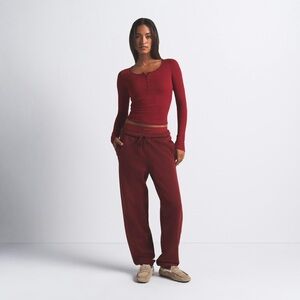 SKIMS Cotton fleece Classic Straight Leg pants In Merlot
